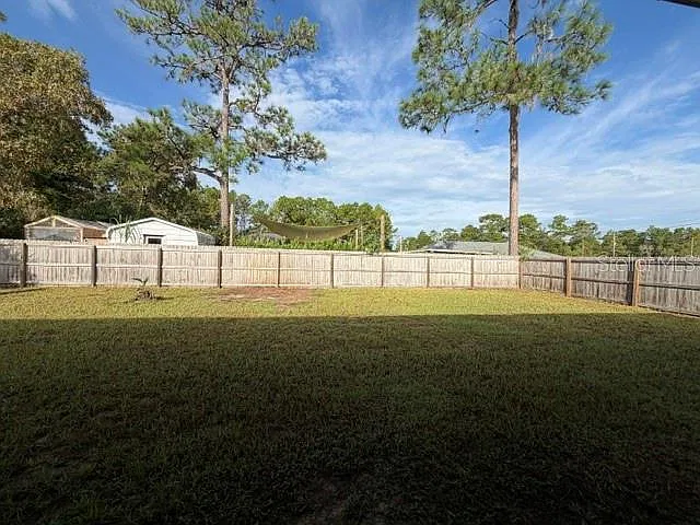 4 bed, 2.0 bath, 2245 sqft, $1,975 — Photo 3