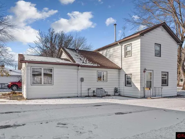 16 5th St SE, Madelia, MN 56062