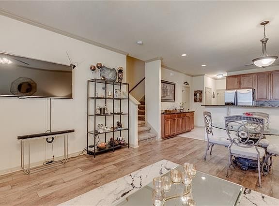 4th image of 2101 Town Centre Dr APT 1605