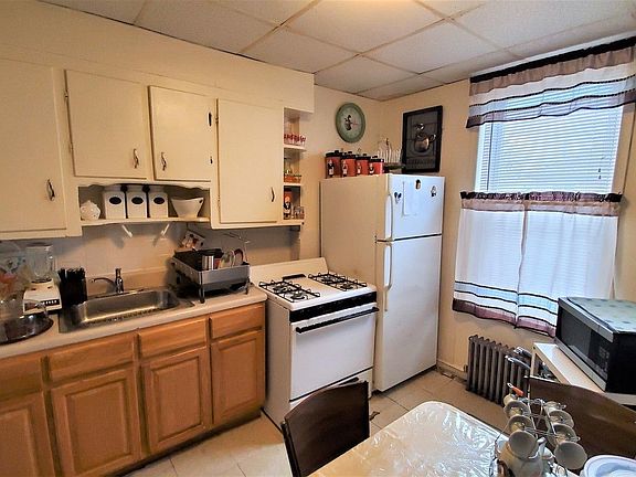 2nd image of 340 Lincoln Ave