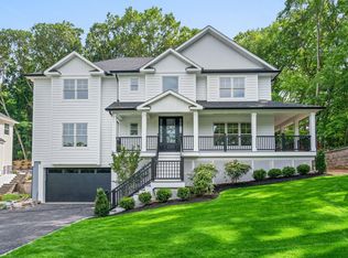 32 Middleville Rd FLOOR 2, Northport, NY 11768