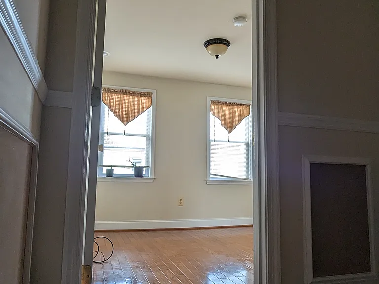 812 Mangold St — Photo 5