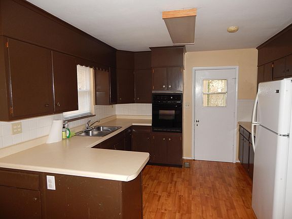 2nd image of 2713 Smallwood Dr