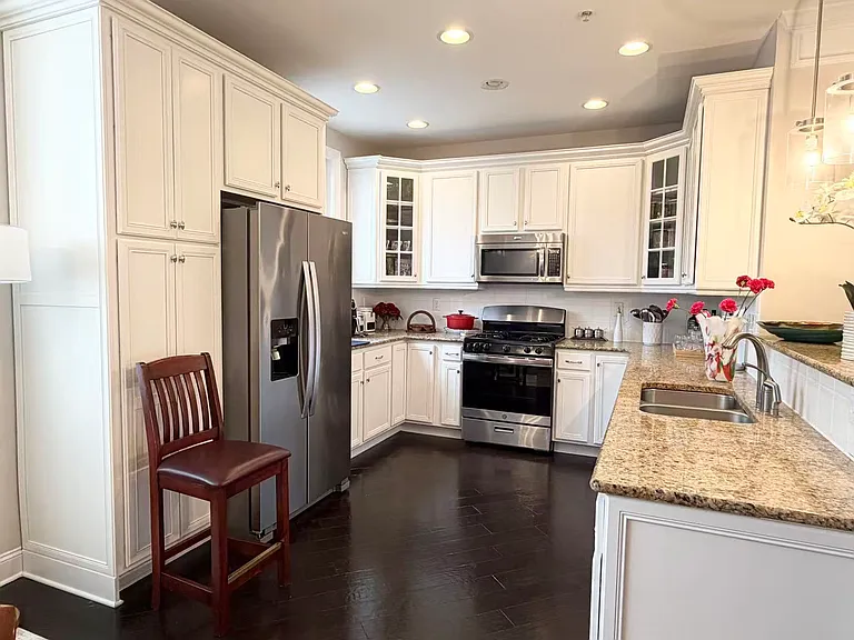10410 Sablewood Dr #111 — Photo 15
