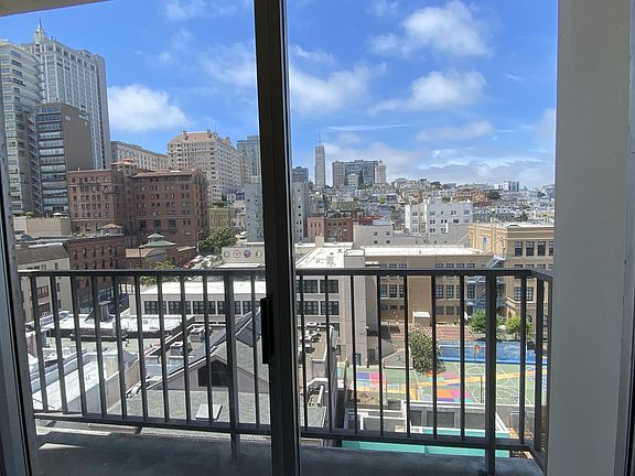 5th image of 946 Stockton St APT 10D