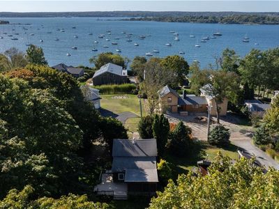 48 Ocean Ave, Jamestown, RI, 02835