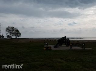 300 60th St APT 3, Kenosha, WI 53140