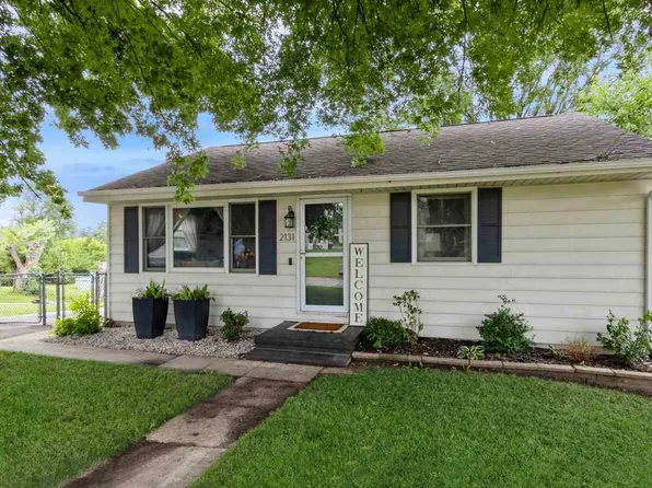 2131 Rockford Rd SW, Cedar Rapids, IA 52404