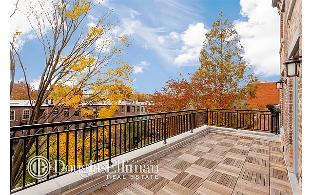 Sold by Douglas Elliman | media 22