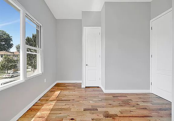 4th image of 3255 110th St