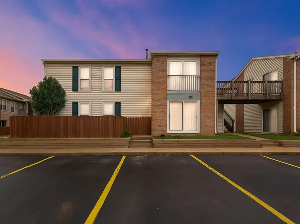 1975 Kenilworth Cir APT B, Hoffman Estates, IL 60169