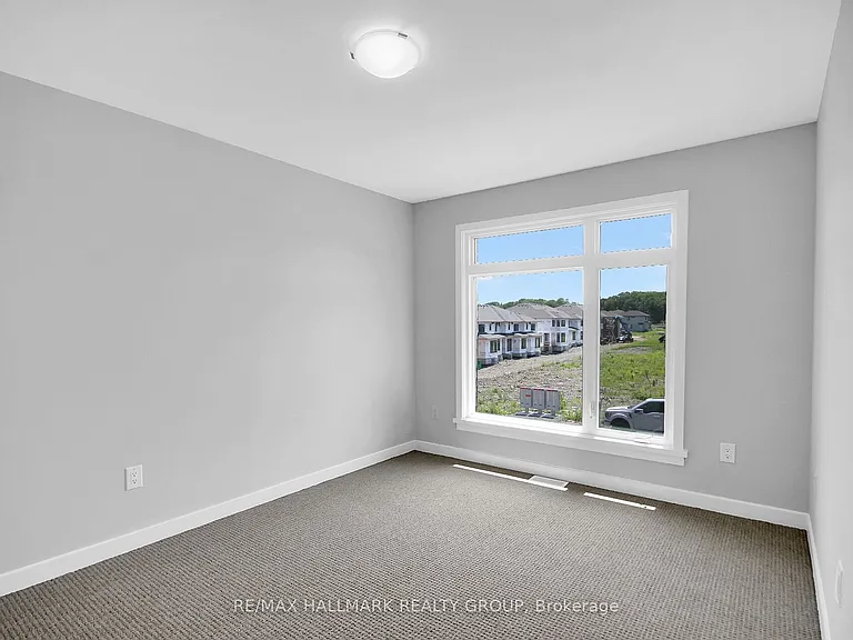 749 Newstead Cres — Photo 35