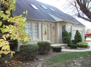 54990 Cambridge Dr, Shelby Township, MI 48315