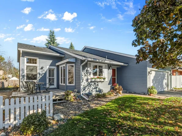 1377 Willow Creek Ln, Shoreview, MN 55126