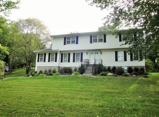 9 Seminary Ln, Granite Springs, NY 10527