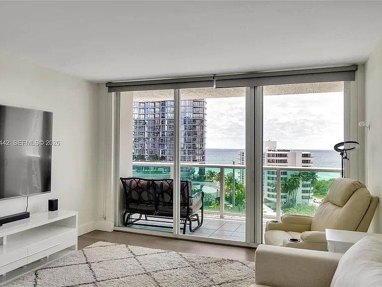 100 Bayview Dr #1008 — Photo 14
