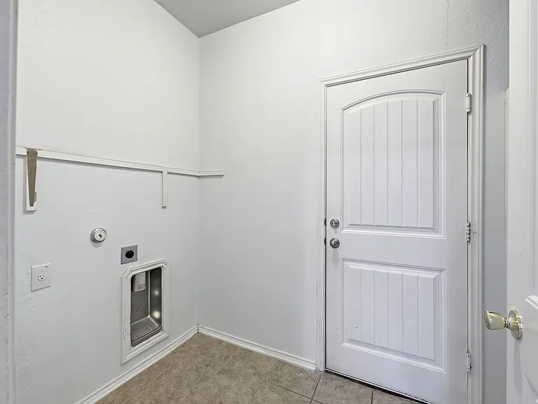 13535 Abraham Lincoln St — Photo 5
