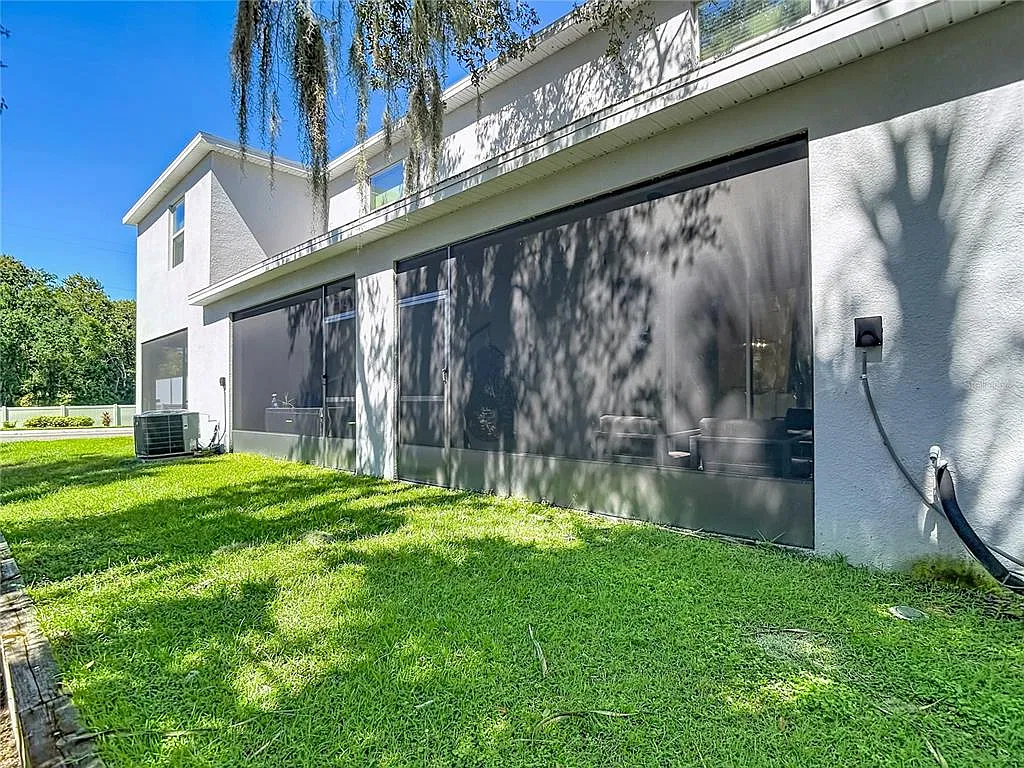 3 bed, 2.5 bath, 1673 sqft, $2,600 — Photo 2