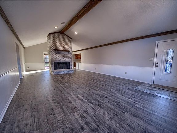 3rd image of 2206 W Tulsa St