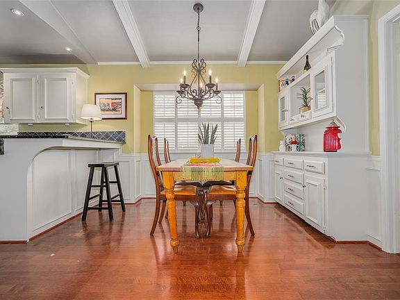 5th image of 9370 Briarhurst Dr