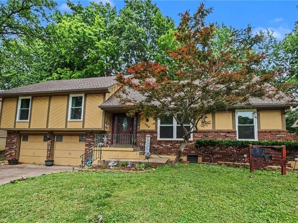 509 NE Country Ln, Lees Summit, MO 64086