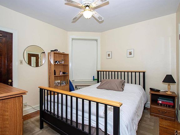 5th image of 5848 N Rockwell St