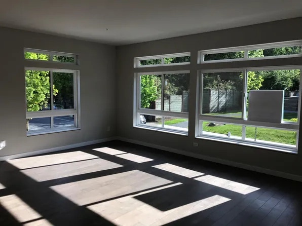 184 Shy Bear Way NW #1, Issaquah, WA 98027