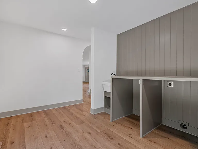 460 Hilltop Trl — Photo 20