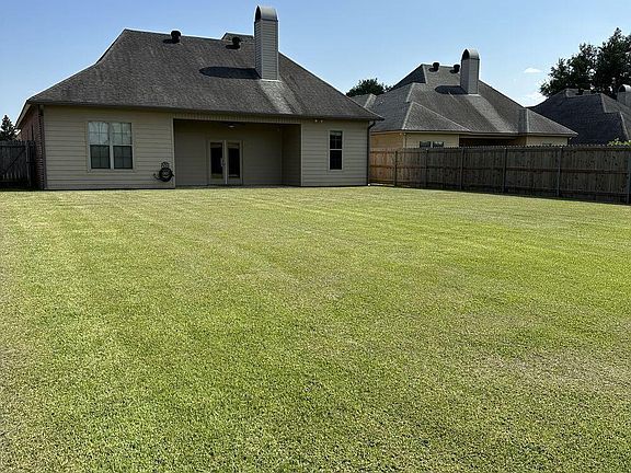 5th image of 205 Cedar Grove Dr