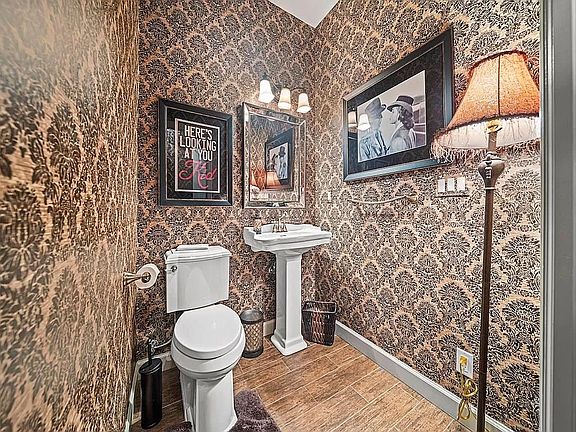 1/2 bath
