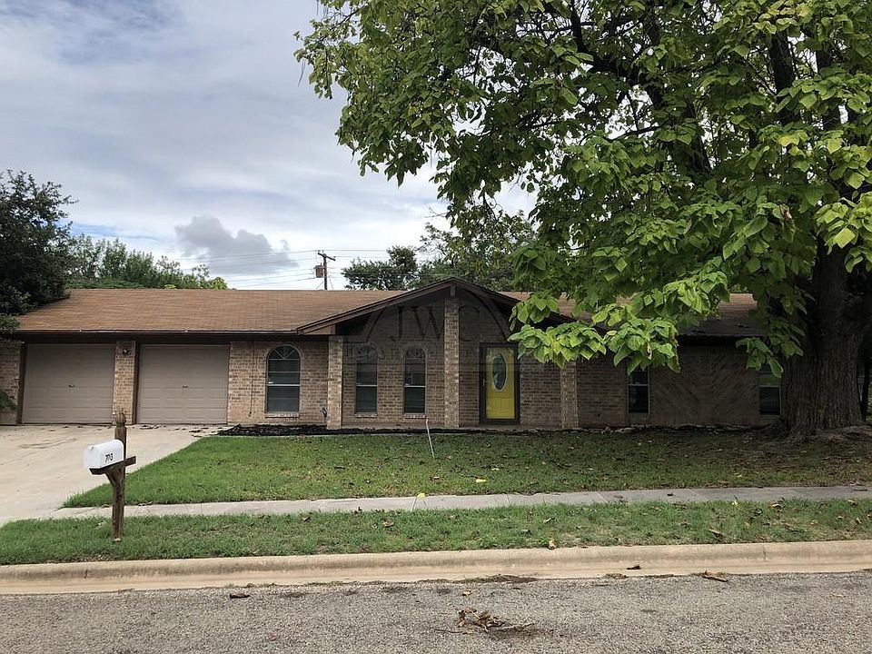 1st image of 703 Dianne Dr