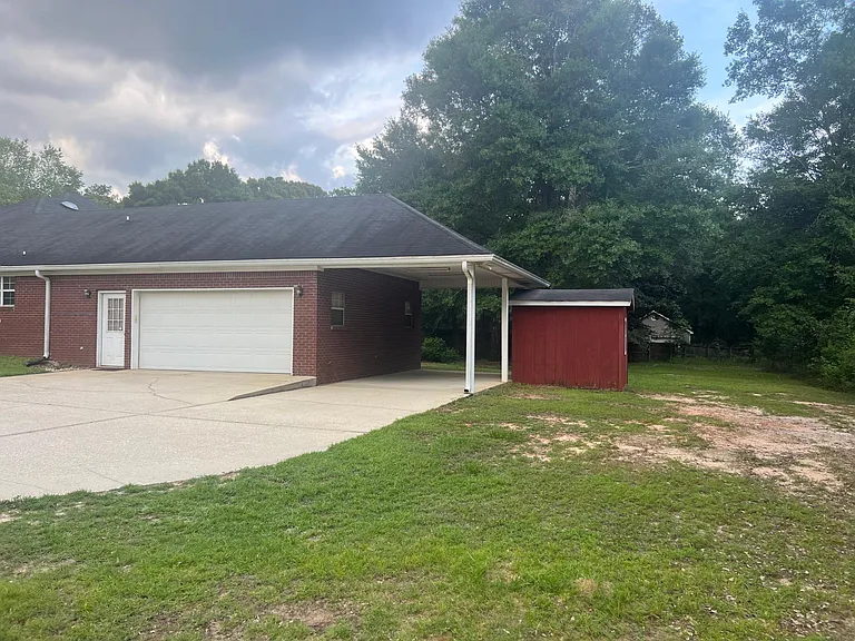 1750 Hunters Ridge Dr W — Photo 2