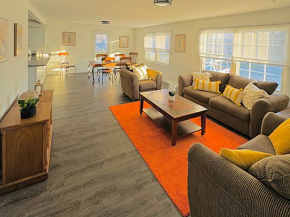 3rd image of 1541 Oakwood Ave #2