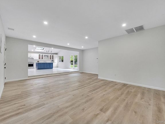 4th image of 11 Wildwood Road