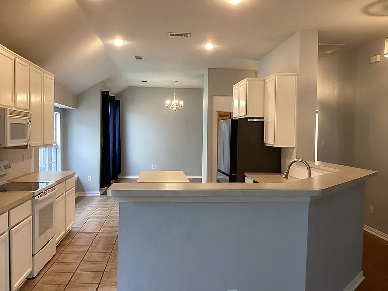 9121 Rose Ct — Photo 8