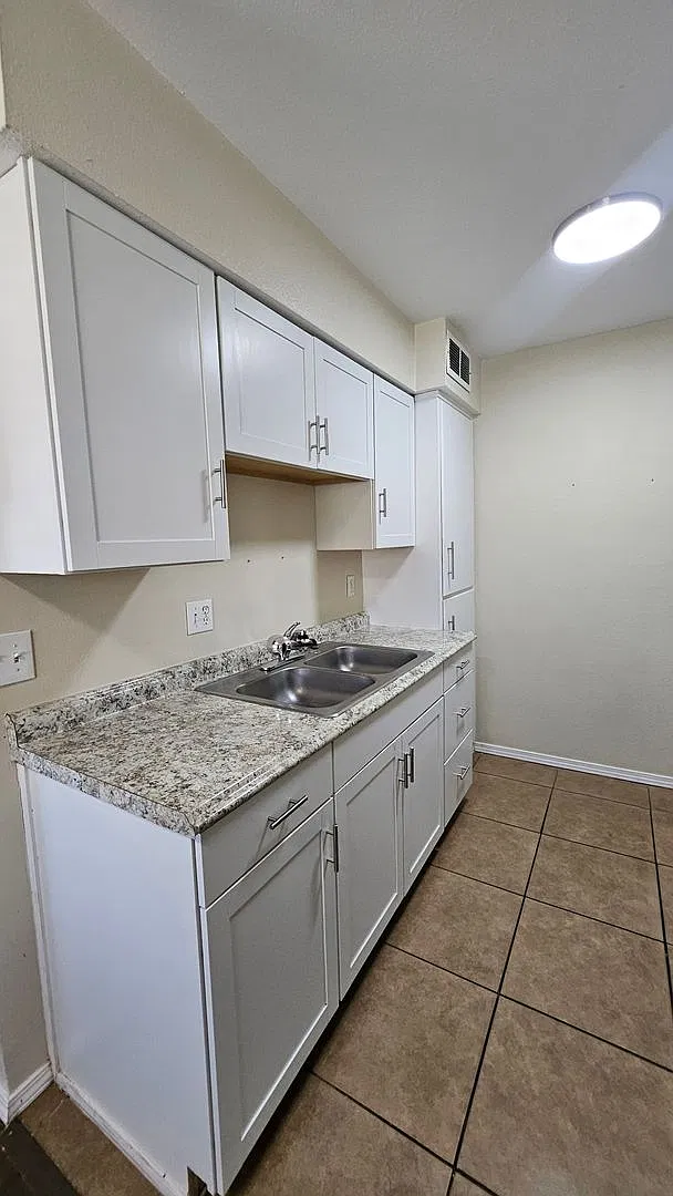 Muriel Street NE-2813 — Photo 3