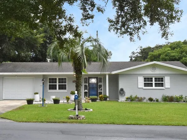 5239 Beltram Dr, Zephyrhills, FL 33542