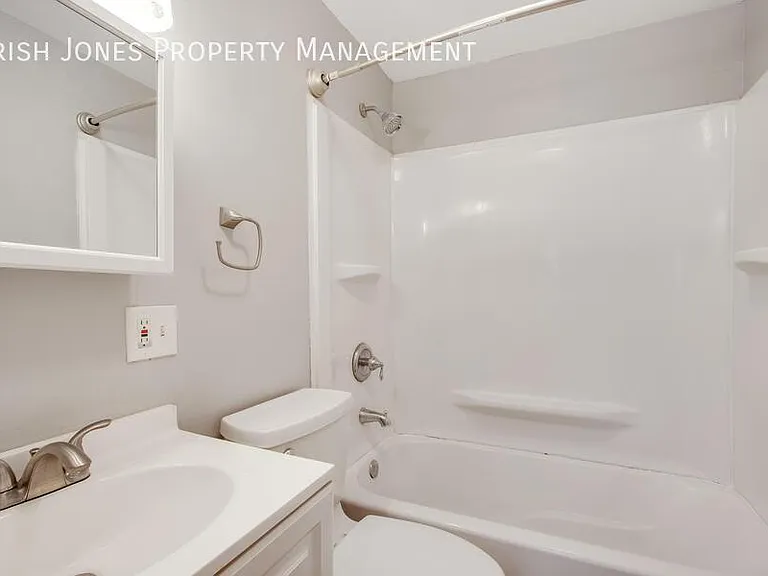 2522 Delaware Ave #LOWER - UTILITIES IN — Photo 9