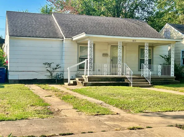 1215 W 2nd St, Coffeyville, KS 67337