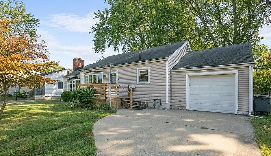 3 bed, 1216 sqft, $1,850 — Photo 2