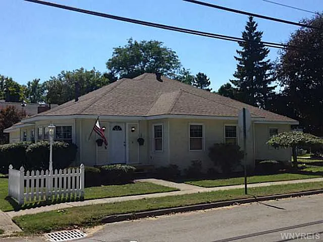 27 Maple St photo 1