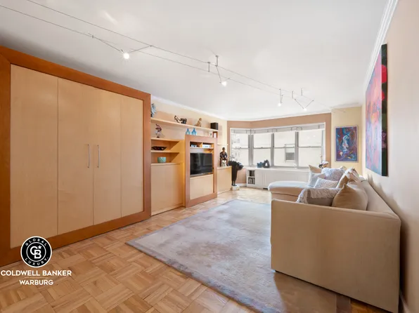400 East 56th Street 15J image 2 of 12