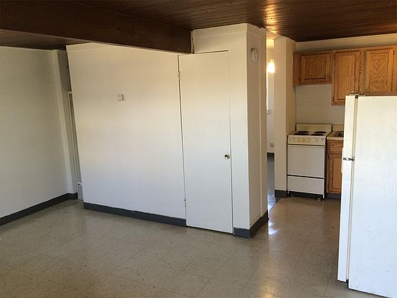 5th image of 1475 E Mound St APT 5