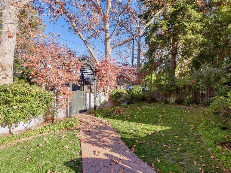 4024 Amaranta Ave — Photo 2