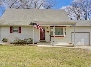 14 Illinois Ave, Jackson, NJ 08527
