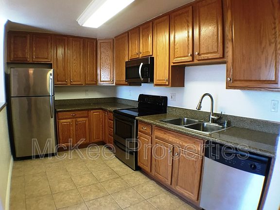 3rd image of 1661 Bayview Heights Dr Unit 18