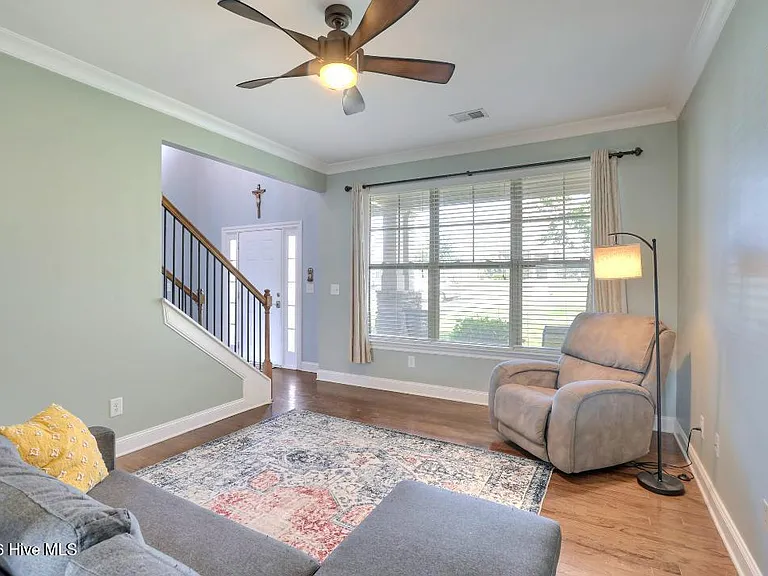 1421 Dooley Ln — Photo 8