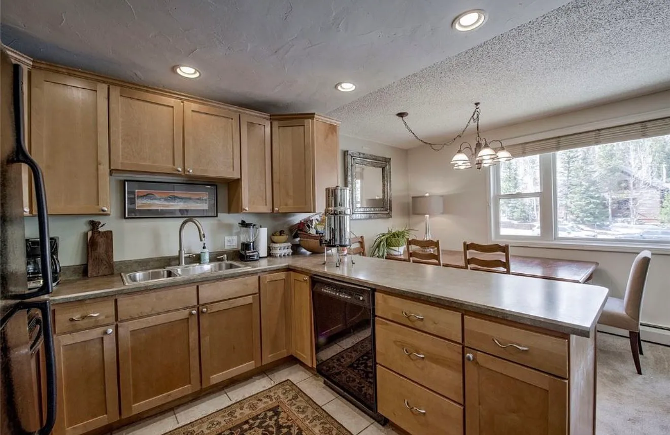 2 bed, 850 sqft, $2,500 — Photo 4