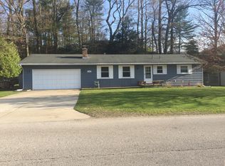 1939 Ritter Hills Dr, Norton Shores, MI