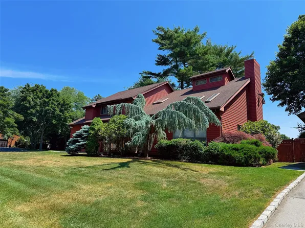 6 Jamor Court, Nesconset, NY 11767